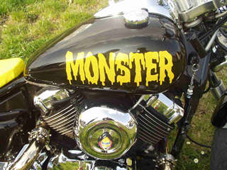 Schriftzug "Monster", Schrift Nr. 10